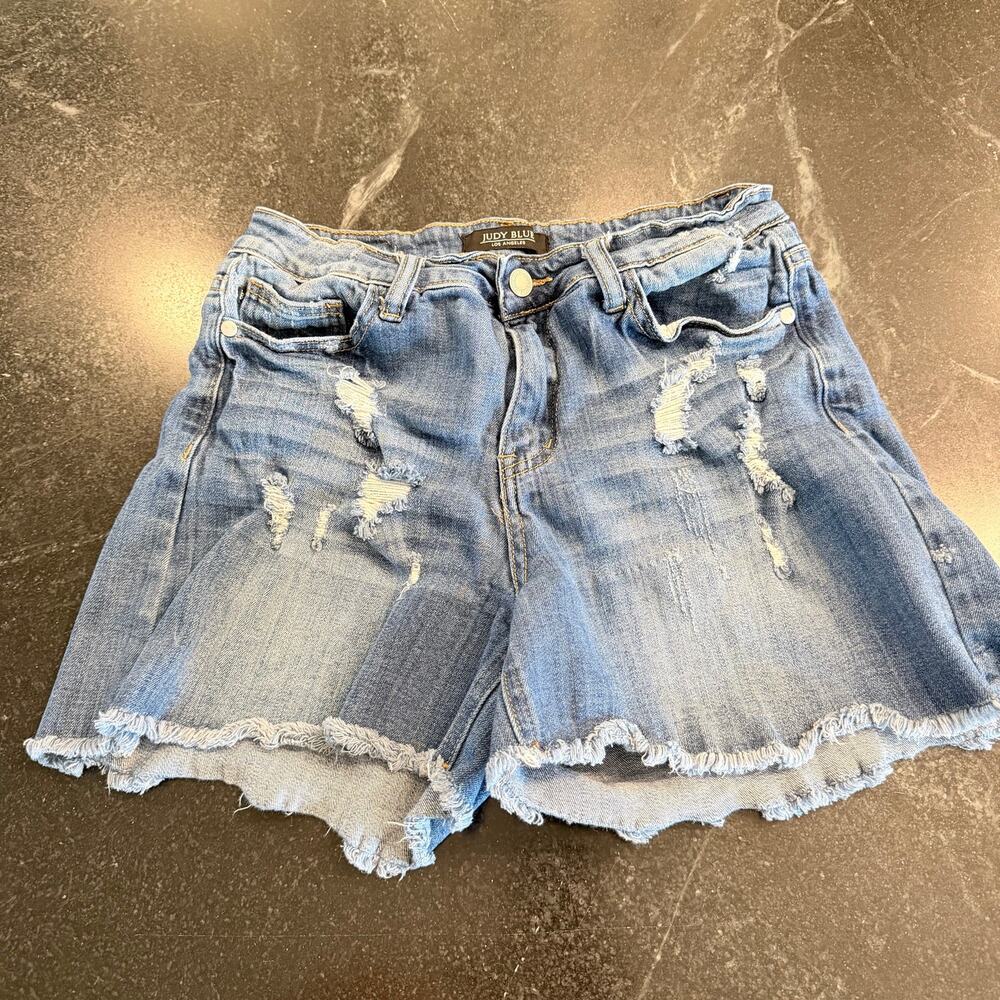 Judy Blue Distressed Raw Hem Denim Jean Shorts M Light Wash